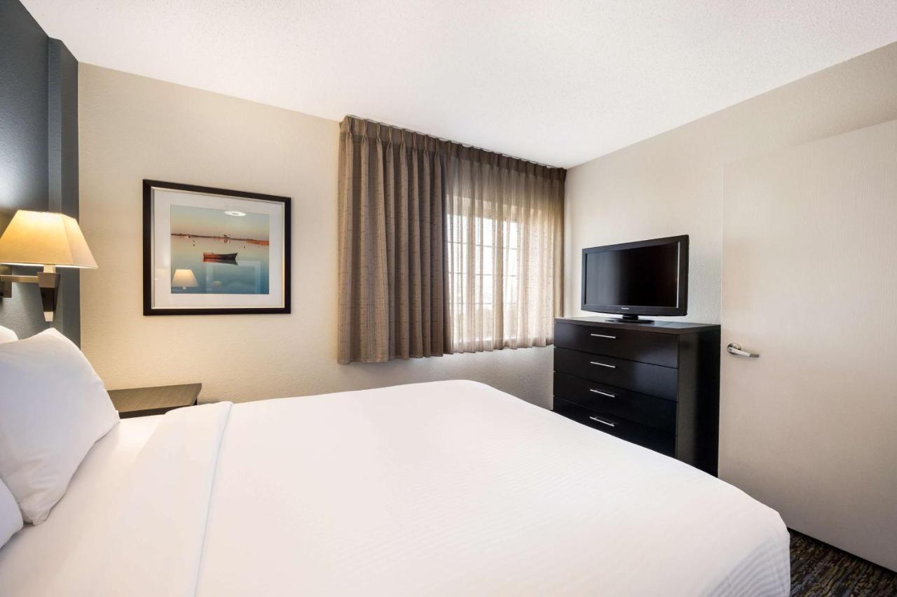 Hotel Sonesta Simply Chicago 2*